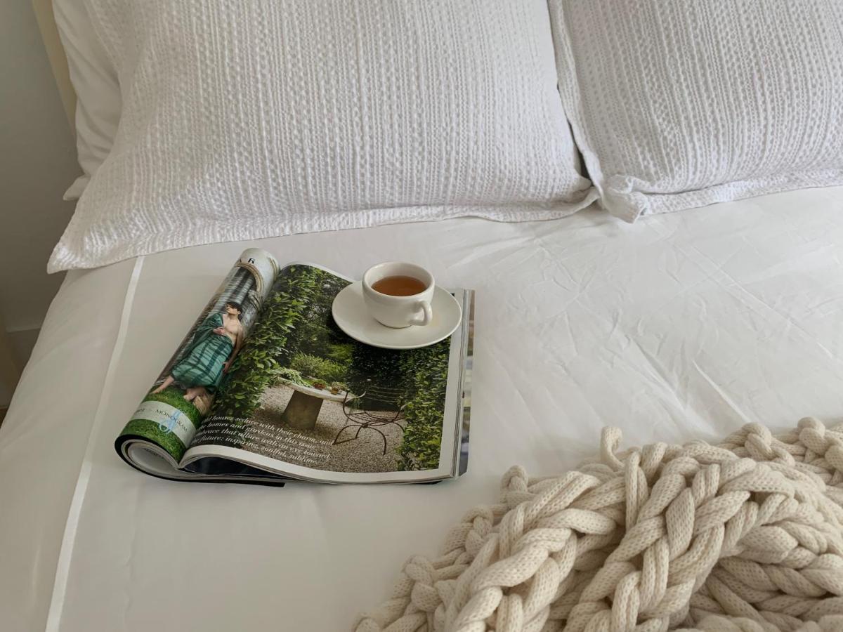 The Cay House Hotel Mangrove Cay Buitenkant foto