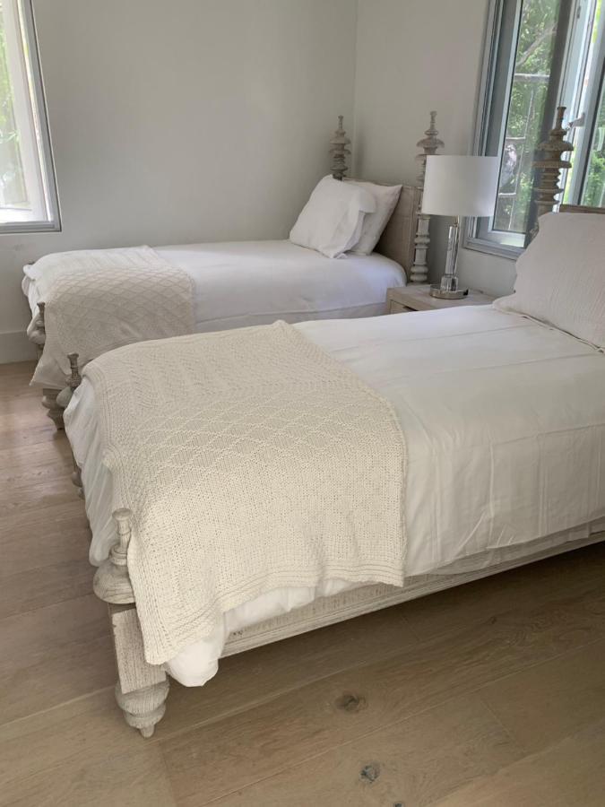 The Cay House Hotel Mangrove Cay Buitenkant foto